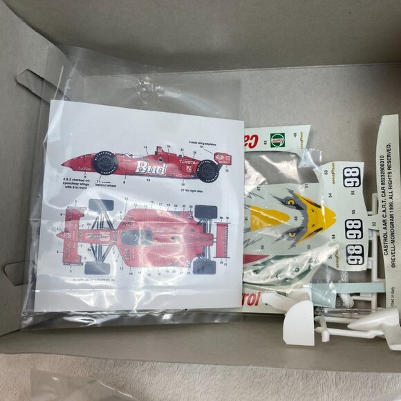 1999 REVELL DAN GURNEY'S CASTROL REYNARD RACE CAR PLASTIC MODEL KIT 1/25 SCALE - Picture 7 of 16